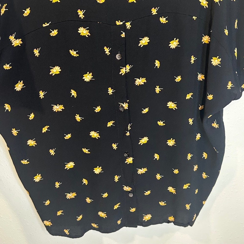 Madewell Blouse Women's Size Medium Black Floral Button Back V-Neck Cottage Boho - Picture 15 of 16